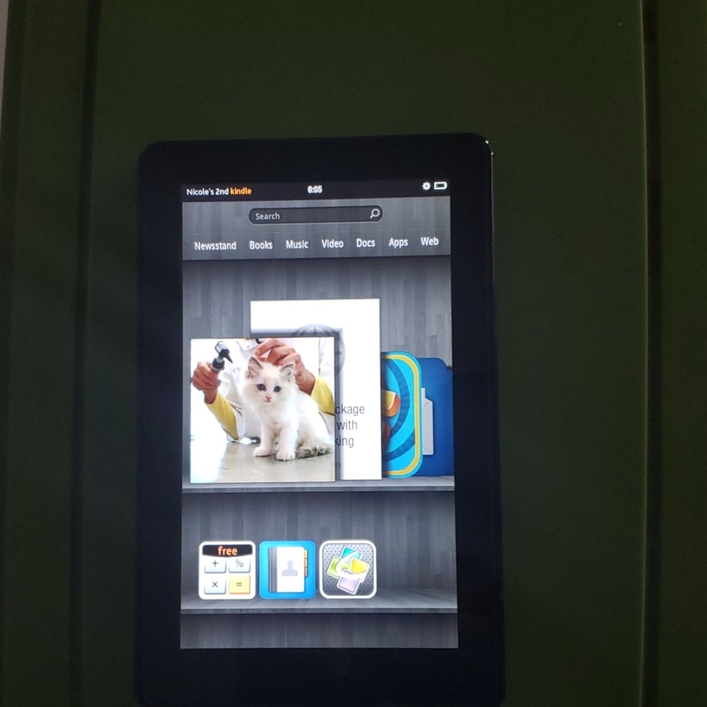 Amazon Kindle - Picture 3 of 3